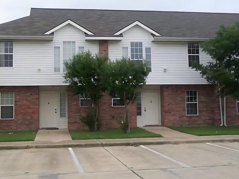1411 Summit 3