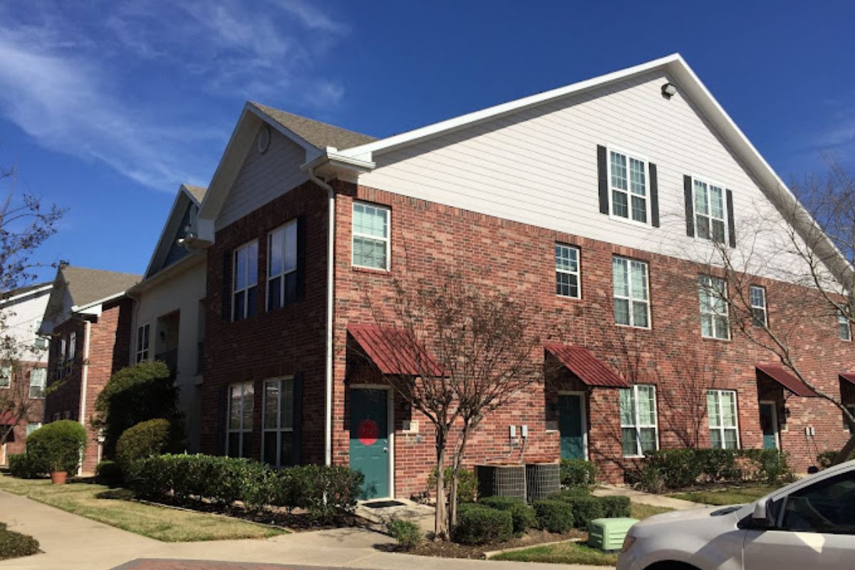 801 Luther St. #604