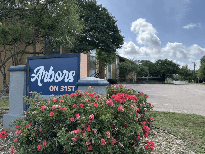 Arbors — 500 E. 31st St. #301